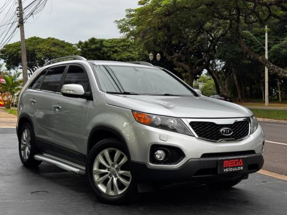 KIA SORENTO 2.4 EX2 4X2 16V GASOLINA 4P 7 LUGARES AUTOMÁTICO KIA SORENTO 2.4 EX2 4X2 16V GASOLINA 4P 7 LUGARES AUTOMÁTICO